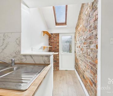 2 bedroom terraced house to rent - Photo 5