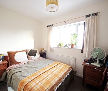 2 bedroom semi-detached house to rent - Photo 4