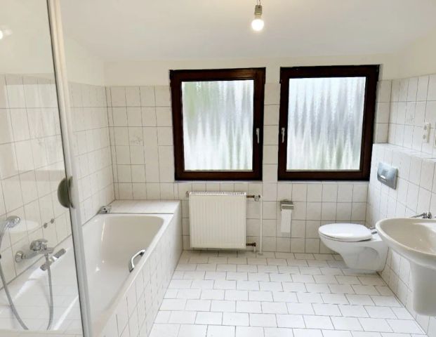 Düsseldorf-Stockum: 2-Zimmer-Einliegerwohnung mit Balkon! - Foto 1