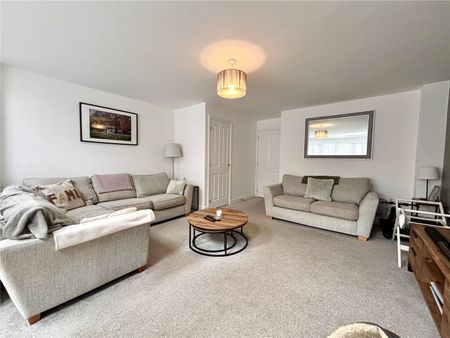 Barton Row, Hook, Hampshire, RG27 - Photo 2