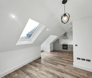 Flat 3, Walm Lane, Willesden Green, London, NW2 - Photo 1