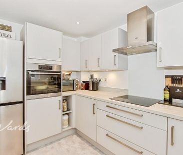 2 bedroom semi-detached house to rent - Photo 4