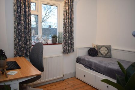 3 bedroom terraced house to rent - Photo 3