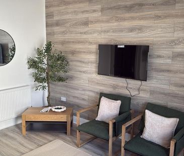1 bedroom in a house share to rent - Photo 2