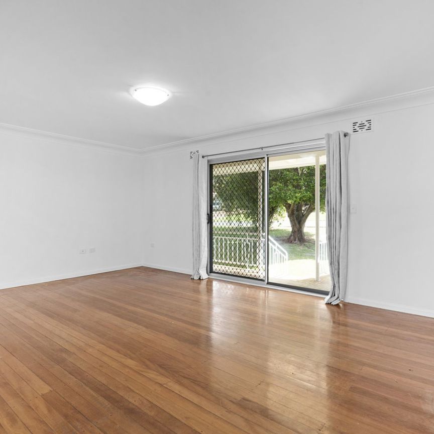 Freshly Updated 3-Bedroom Home in Prime Location! - Photo 1