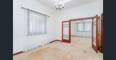 CHARMING 2 BEDROOM STONE FRONTED HOME IN GREAT LOCATION - Photo 3