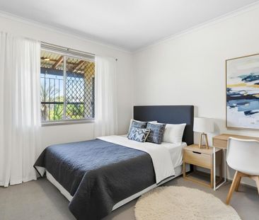 Beautiful Renovated High set Home with Space & Style! - Photo 5