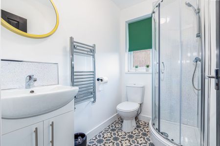 Room 4 – Nuneaton - Photo 5