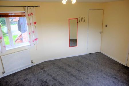 2 Bedroom Terrace House For Rent - Photo 2