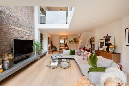 4 bedroom terraced house to rent - Photo 3