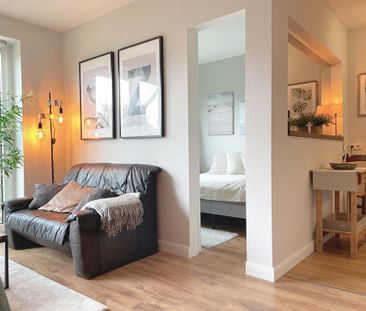 Schöne möblierte Wohnung mit Balkon und Tiefgaragen-Stellplatz - Photo 5