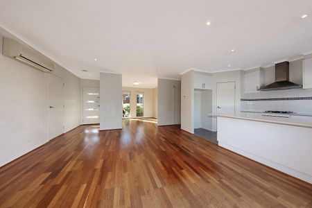 2/158 Patterson Rd, Bentleigh VIC 3204 - Apartment For Rent | Domain - Photo 2