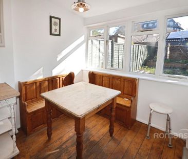 4 bedroom semi-detached house to rent - Photo 3