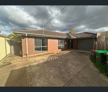 2/75 Silvereye Crescent, Werribee, Vic 3030 - Photo 5
