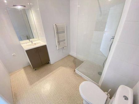 Location appartement récent 2 pièces 31.3 m² à Montpellier (34000) - Photo 2