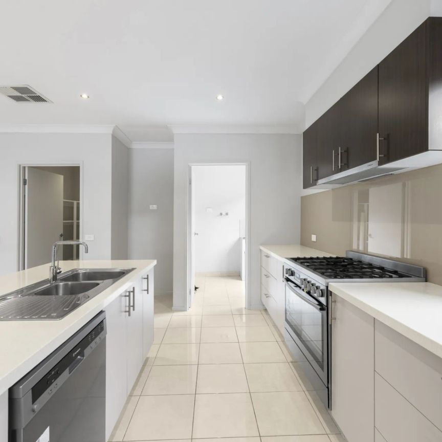 Modern Comfort and Family Appeal in Werribee - Photo 1