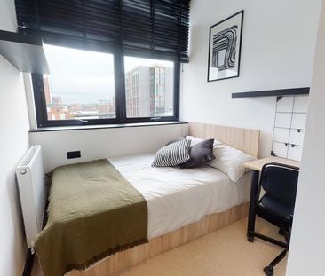 1 bedroom in a house share to rent - Photo 2