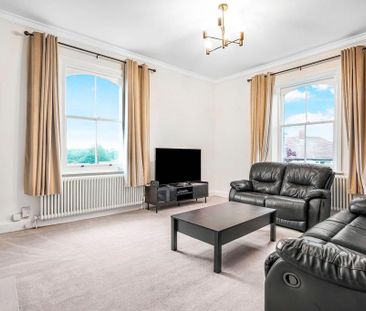 3 bedroom flat to rent - Photo 1