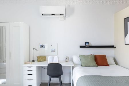 Carrer de Bailèn, Barcelona, Catalonia 08010 - Photo 5