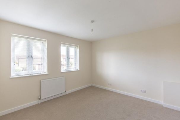 2 bedroom ground floor flat to rent - Photo 1