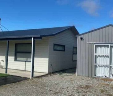 Cozy retreat on Clare Place - Photo 4