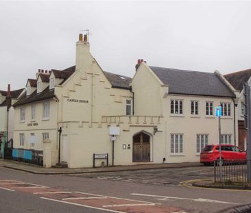 1 bed First Floor Flat for rent - Photo 3