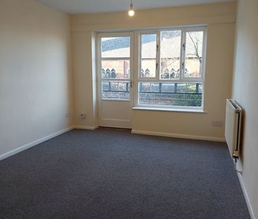 1 Bed Flat, Hermon Street, NG7 - Photo 2