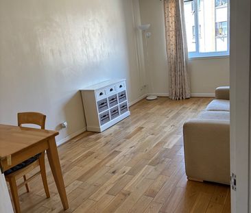 2 Bed Flat, Hawthornden Place, EH7 - Photo 4