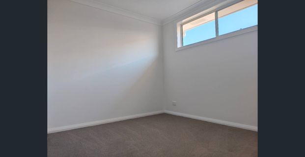 Brand New 5-Bedroom Family Home in Grantham Farm - Photo 1