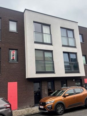 Gezellig recent appt met 2 slpks, terras en autostaanplaats - Photo 1