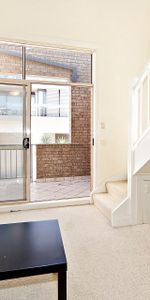 Loft-Style Apartment in the Heart of Chatswood &ast;&ast; Available 25&sol;10&sol;24 &ast;&ast; - Photo 3