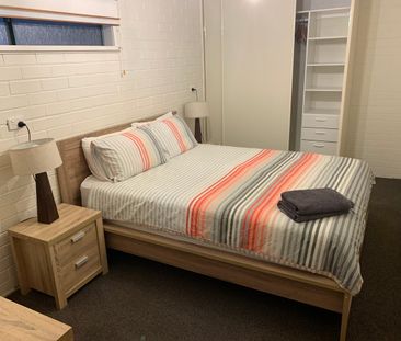 Furnished, quiet, spacious apartment, 5 minutes drive from town - Photo 4