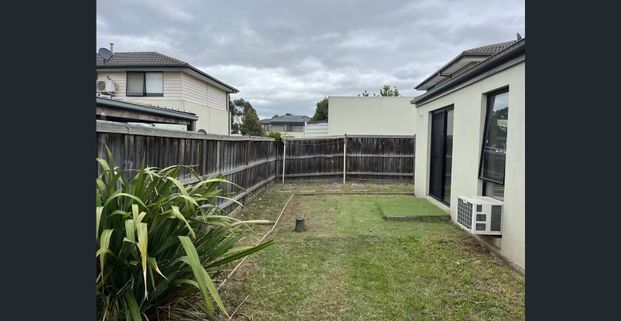 3-Bedroom Family Residence with Supereme Convenience - Photo 1