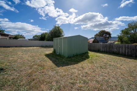 Modern Family Home - Photo 4