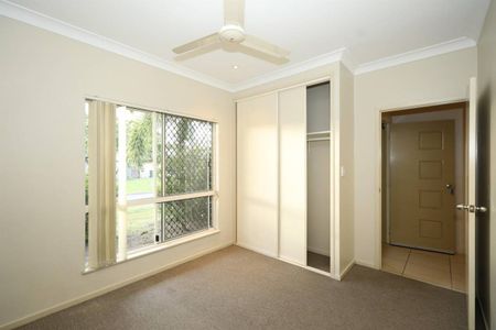 Large Three Bedroom Home with Side Access - Close to Trinity Anglican School - Photo 2