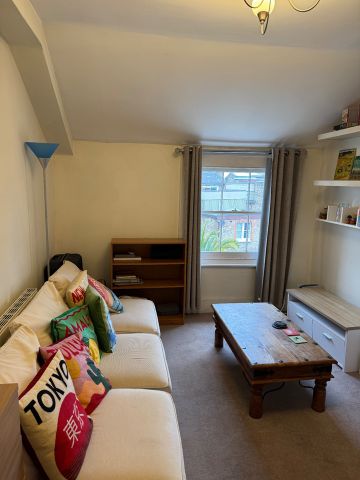1 Bed Flat, Marjorie Grove, SW11 - Photo 2