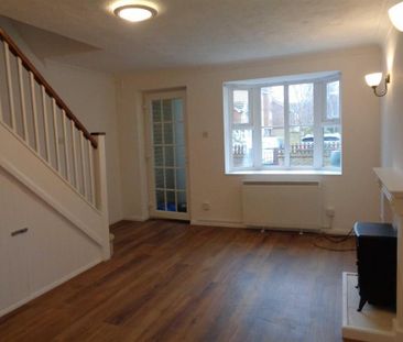 2 bedroom terraced house to rent - Photo 2