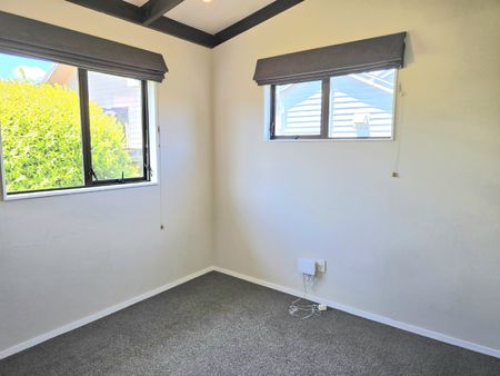 Lovely Home in Oxford Terrace - Photo 3