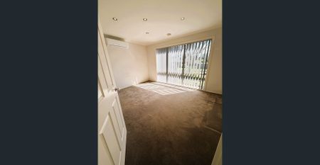 Spacious Four-Bedroom Home in Cranbourne West - Photo 2