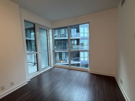 For Lease - 10 Park Lawn Road Unit# 522, Toronto, Ontario - Photo 3