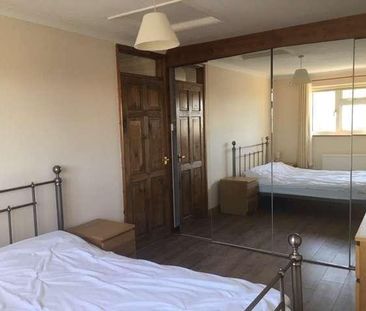 Biddel Springs, Highworth, SN6 - Photo 2