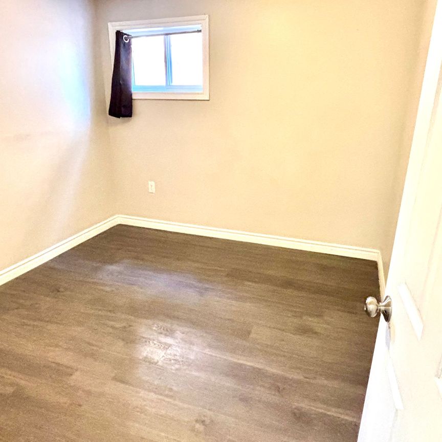 For Lease - Lower - 93 Columbia Road, Barrie, Ontario - Photo 1