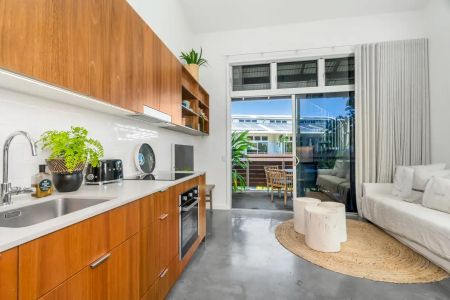 1 Bedroom unfurnished Loft Apartment available in Habitat - Photo 3