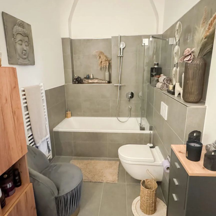 Hochwertige und stillvolle 3 Zimmer Terrassenwohnung im Kloster Marienborn - Eigener Eingangsbereich - Photo 1