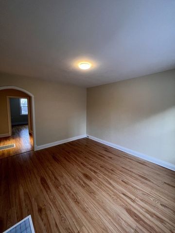 For Lease - 22 Holland Avenue, Tunneys Pasture and Ottawa West, Ontario - Photo 4