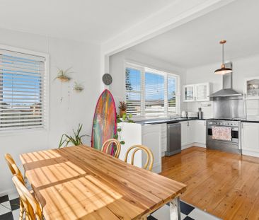 Gorgeous 3 Bedroom Cottage with Single Garage - Photo 2