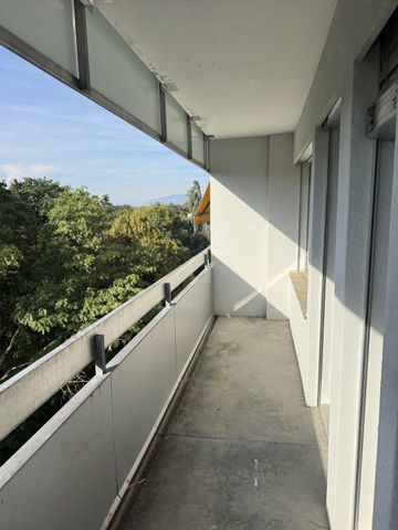 Spacieux Appartement 2 pièces - 43m2 - Lumineux et cadre verdoyant - Photo 5