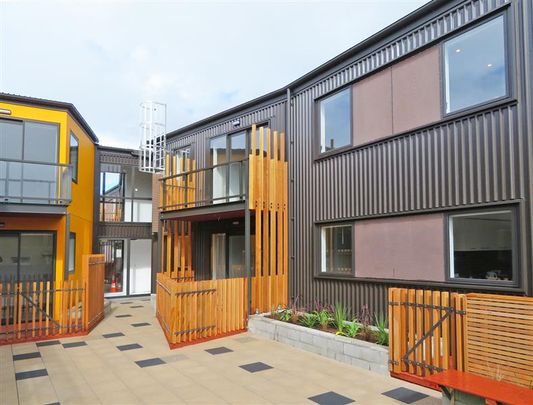 THE FIREMAN'S APARTMENTS - PETONE - Photo 1