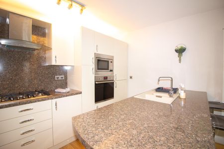 2 Bedroom Coachhouse - Photo 5