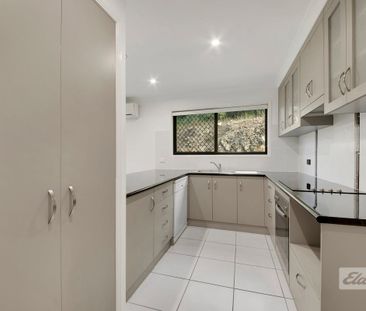 NEAT LOW MAINTENANCE 3 BEDROOM HOME WITH LOCK UP GARAGE - Photo 3